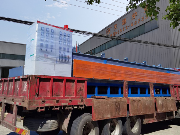 一整套網(wǎng)帶爐生產(chǎn)線裝車發(fā)貨了!